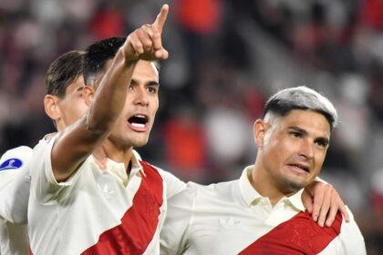 Jugadores de River Plate celebrando un gol en el Monumental