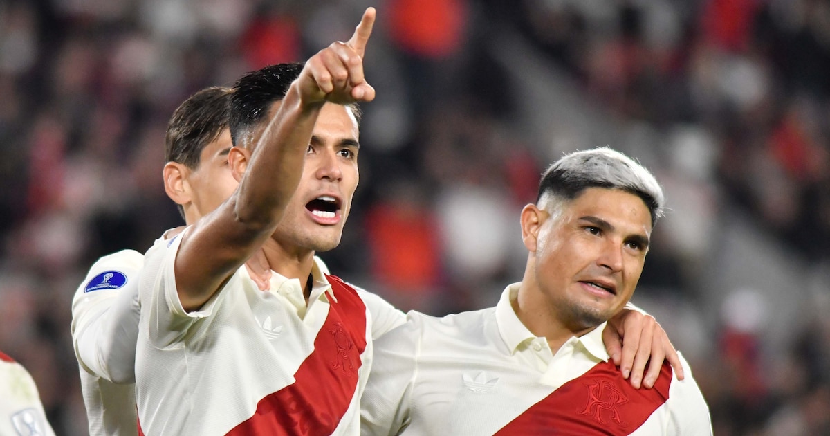Jugadores de River Plate celebrando un gol en el Monumental