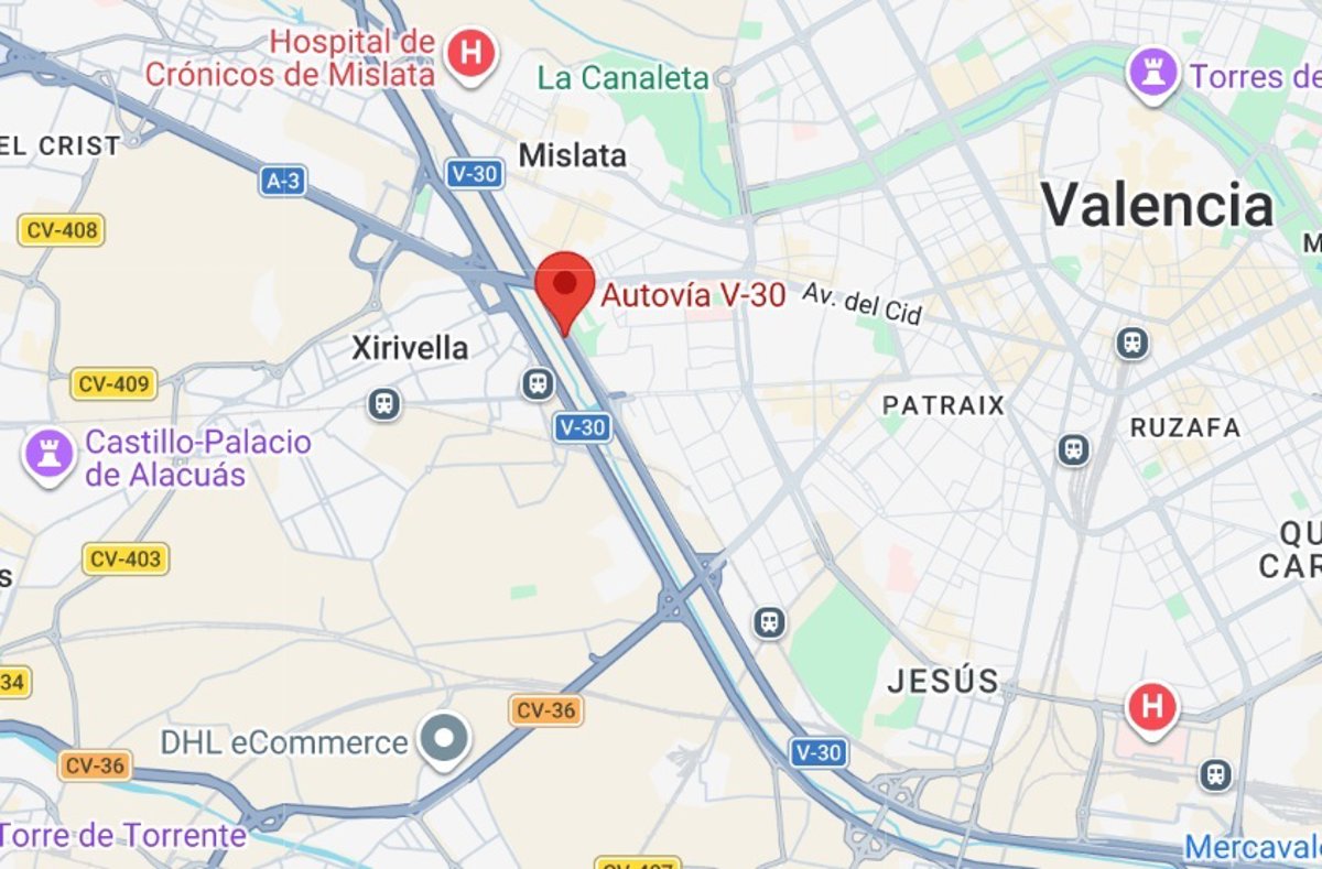 Un vehículo cae al río en la zona seca de la V-30, en Valencia