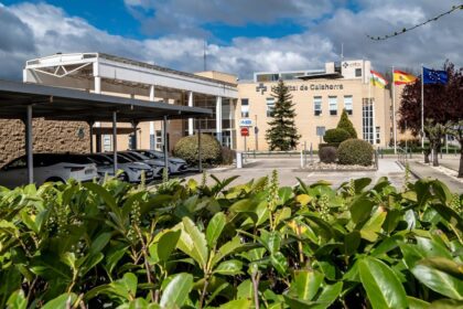Tres adultos y dos menores, heridos en un choque entre dos turismos en la N-232 en El Villar de Arnedo (La Rioja)