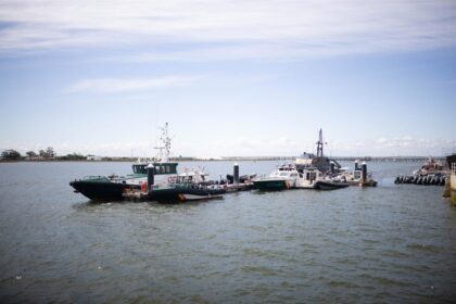 Imagen de una embarcación de la Guardia Civil en el mar