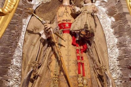 La Virgen de los Remedios sin joyas tras el robo en Fregenal de la Sierra
