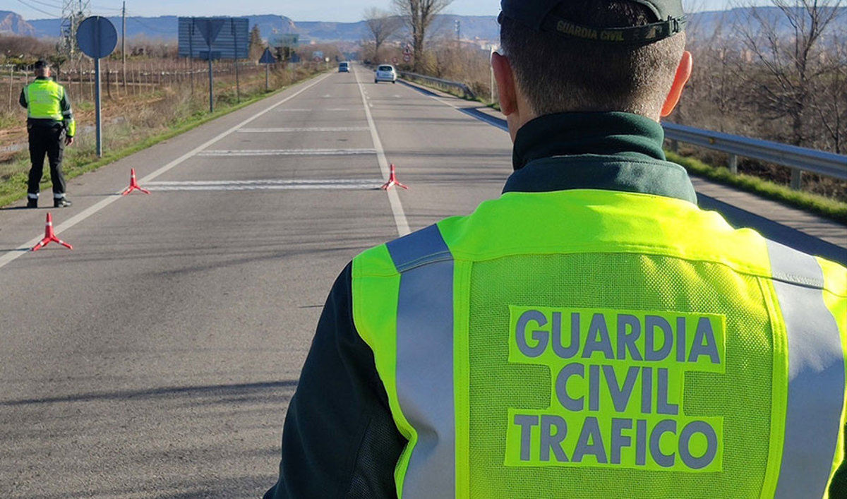 Una motocicleta accidentada en la carretera cerca de Santa Maria