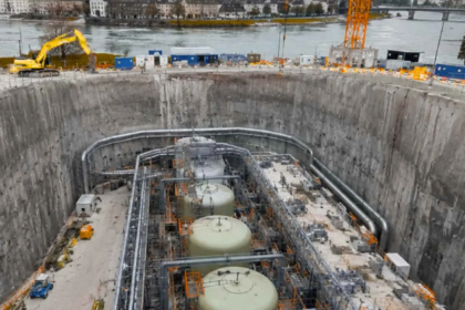 Una enorme batería subterránea de flujo redox en Laufenburg, Suiza, con capacidad para generar 1.2 GW de energía.