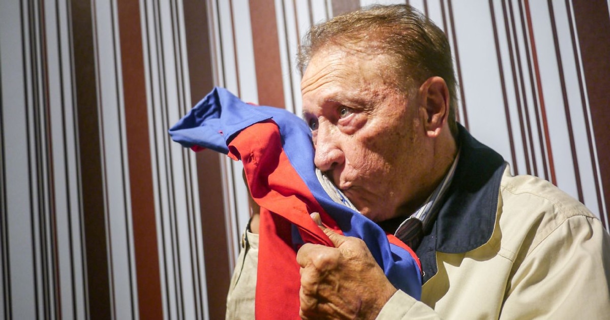 José 'Nene' Sanfilippo con la camiseta de San Lorenzo, un ídolo del fútbol argentino