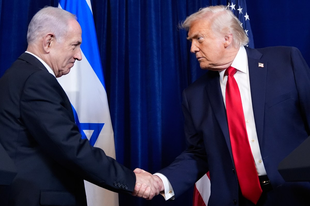 Firma del memorando EE.UU.-Irán en Suiza con Trump observando el equilibrio geopolítico