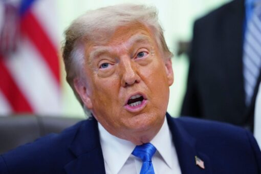 Donald Trump anunciando en Truth Social la cancelación de los ataques a Irán tras avances en las negociaciones de paz