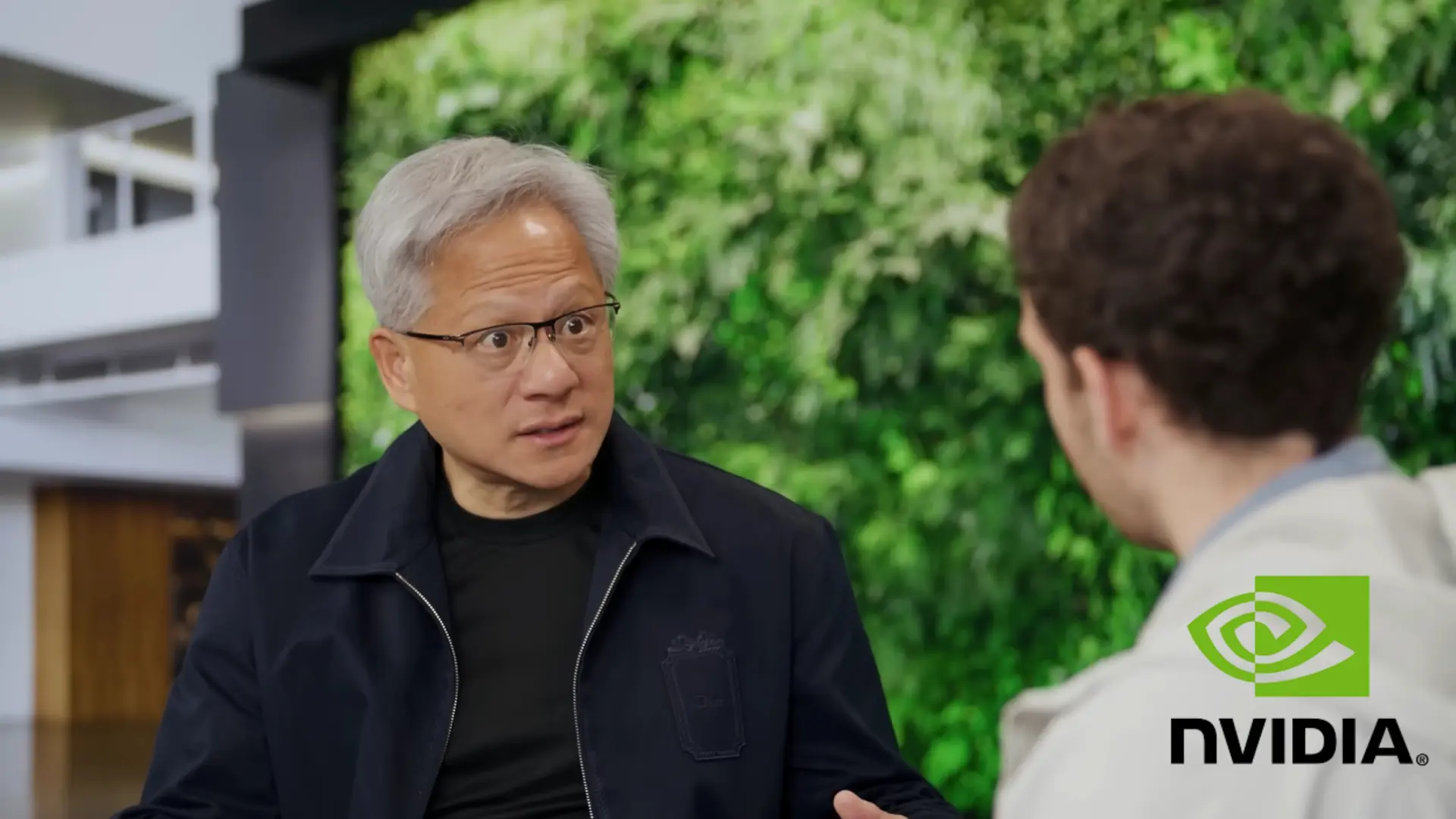 Jensen Huang, CEO de Nvidia: "Una persona inteligente se vuelve muy útil cuando la exponemos a información particularmente importante, el acceso a la información es crucial"