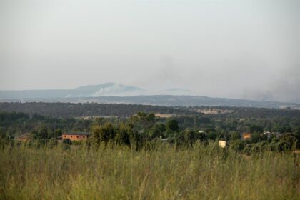 Se levanta el confinamiento y la evacuación de urbanizaciones afectadas en Almorox (Toledo) por el incendio